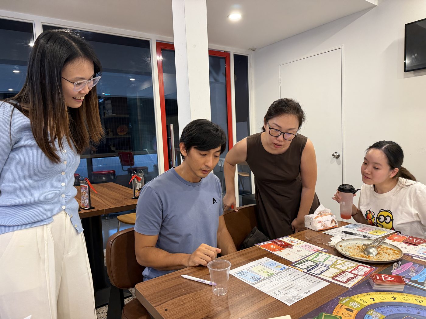 玩家专注参与圆梦领航桌游